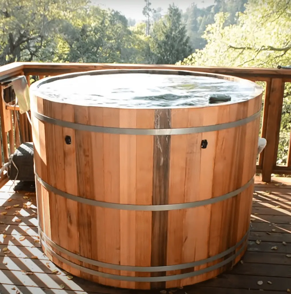 round cedar hot tub