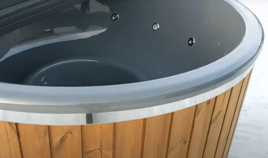 cedar hot tub with jets