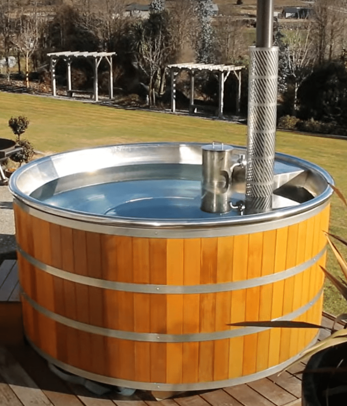 13 Cedar Hot Tub Ideas Plus DIY Kit - Backyard Workspace